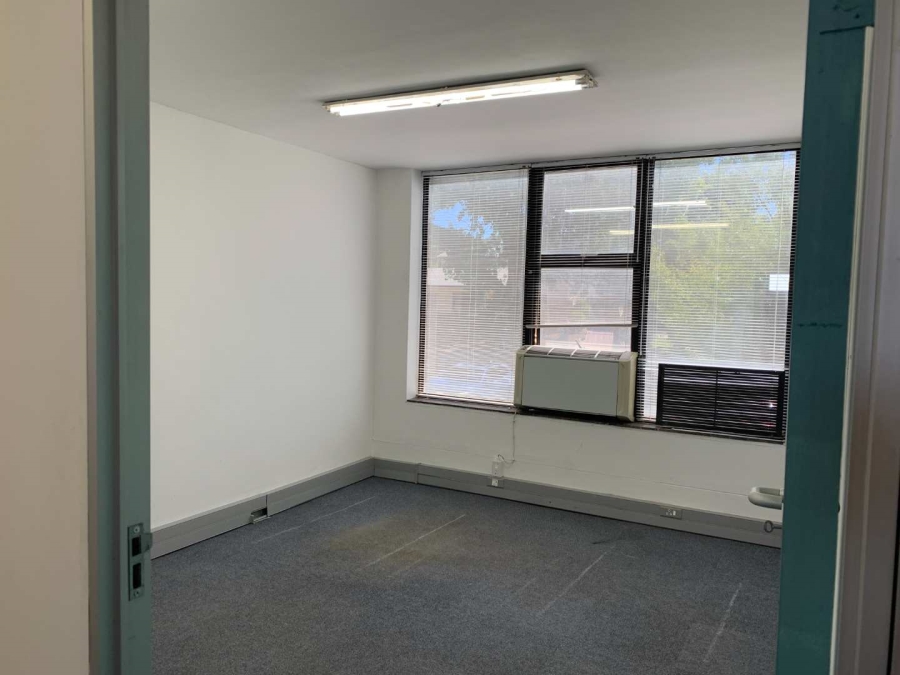 To Let commercial Property for Rent in Loevenstein Western Cape